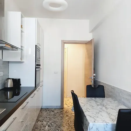 Luminoso A Due Passi Da Trastevere Rome